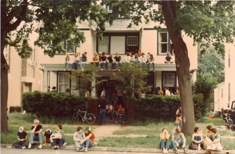 70s aesthetic / house party / college / vintage 1990s College Aesthetic, Boarding School Party Aesthetic, 70s House Party Aesthetic, 70s College Aesthetic, 80s University Aesthetic, 70s House Party, House Show Aesthetic, Yea Party Aesthetic, 80s College Aesthetic