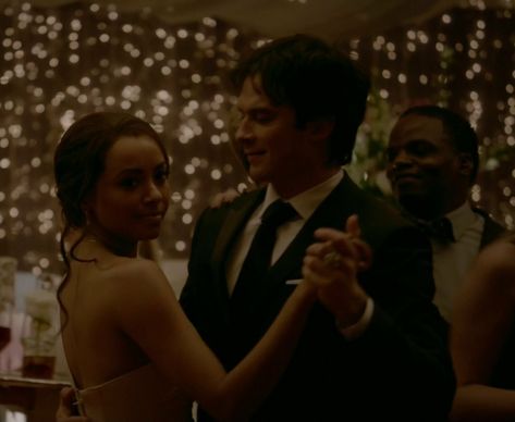 Bonnie And Damon, Tvd Pics, Damon And Bonnie, Dr Aesthetic, Tvd Dr, Bonnie Bennet, Vamp Diaries, Vampire Diaries Guys, Bonnie Bennett