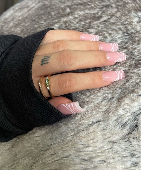 Virgo Tattoo Finger, Zodiac Sign Finger Tattoo, Virgo Finger Tattoo, Virgo Hand Tattoos, Zodiac Finger Tattoo, Virgo Tattoo Ideas, Virgo Sign Tattoo, Tattoo Virgo, Virgo Nails