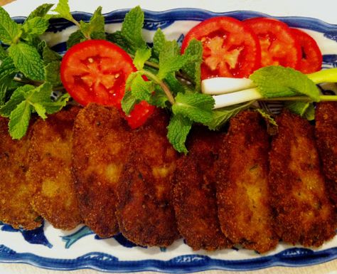 Persian Beef, Beef Cutlets, Iranian Cuisine, Vegetarian Quinoa, Cutlets Recipes, Persian Cuisine, Iranian Food, Small Food Processor, Eastern Cuisine