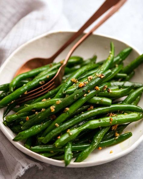 Sautéed Green Beans with Garlic Boil Green Beans, Green Beans With Garlic, Tin Eats, Green Beans Side, Blanching Green Beans, Green Beans Side Dish, Creamy Avocado Dressing, Easy Green Beans, Green Beans Recipe