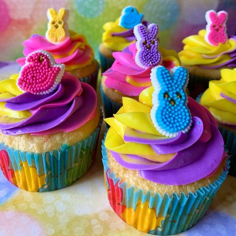 Peep Cupcakes, Peeps Party, Peeps Cupcakes, Easter Cupcake, Easter Bunny Treats, Easy Healthy Smoothies, Bunny Treats, Cupcake Designs, Easter Cupcakes