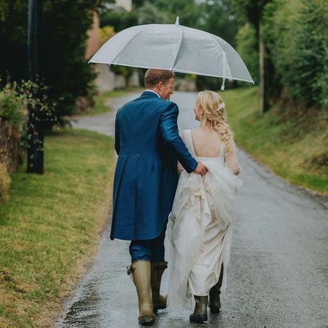 Wedding Wellies, Farmers Wife, Country Bride, Marriage Dress, Farmer Wife, Wedding Mood Board, Wedding Mood, Photo Op, Rubber Boots