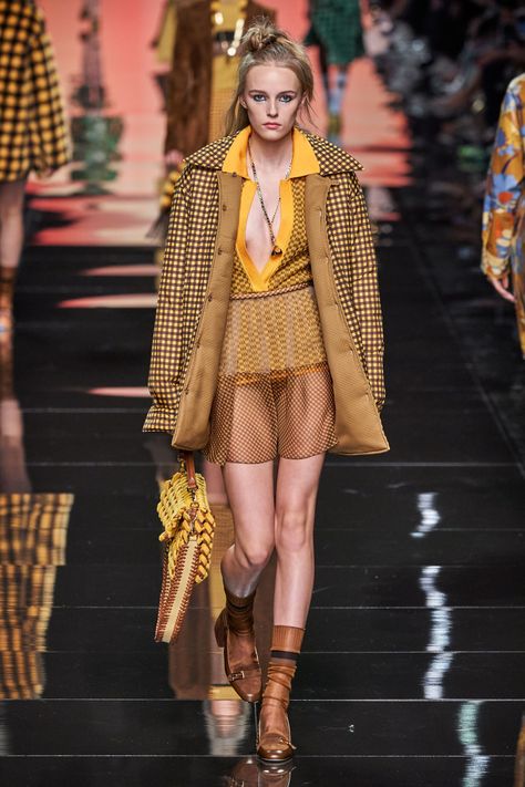 Shop Fendi at Aventura Mall Fendi 2020, Fashion Week Spring 2020, Gareth Pugh, Winter Mode, Vogue Germany, To Wear, Tracy Reese, Karen Walker, Sonia Rykiel