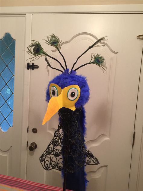 Head piece for Kevin - the bird from the movie UP. Homemade Halloween Costumes, Homemade Halloween, Head Piece, Halloween Ideas, Olaf The Snowman, The Movie, Halloween Costumes, Birds, Disney Characters