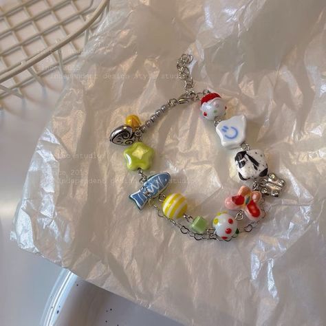 Trinkets Clay, Resin Bracelet Ideas, Keychain Ideas, Clay Keychain, Clay Works, Resin Bracelet, Clay Bracelet, Bracelet Ideas, Self Made