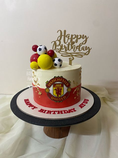 Manchester Cake Birthdays, Manchester United Theme Cake, Manchester United Cake, Chicken Samosa, Soccer Birthday Cakes, City Cake, 40th Cake, Soccer Cake, Ideas Cumpleaños