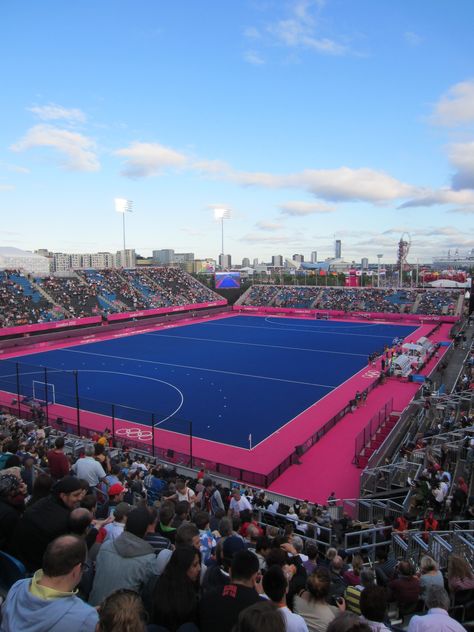 London 2012: Pretty in pink and blue - the Olympic hockey stadium. Hockey Stadium, Stadium Architecture, Sports Centre, Climbing Trees, Weight Room, Travel Picture Ideas, Sports Arena, Field Hockey, Business Inspiration