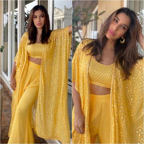 A Fashionista's Diary on Instagram: “@sophiechoudry Outfit - @bhumikagrover #bollywood #style #fashion #beauty #bollywoodstyle #bollywoodfashion #indianfashion #celebstyle…” Mirror Work Dress, Haldi Outfits, Haldi Outfit, Mehendi Outfits, Indian Outfits Lehenga, Shrug For Dresses, Yellow Outfit, Indian Bridal Outfits, Fancy Dress Design