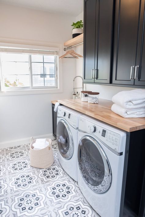 Modern Organic Laundry Room – Wildwood Home Co. Organic Laundry Room, Transitional Interior Design Style, Modern Traditional Decor, Zionsville Indiana, Transitional Laundry Room, Blue Laundry Rooms, Transitional Interior Design, Pantry Laundry Room, Timeless Interior Design