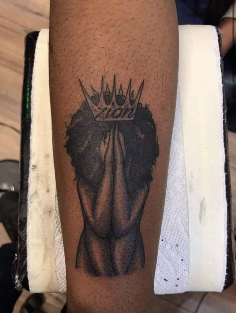 African Tattoo Designs For Women, Tattoo Of A Black Woman, Black Queen Tattoo, Black Spiritual Women Tattoo, Afro Girl Tattoo, Tattoo Of Black Woman With Afro, Woman With Afro Tattoo, Black Culture Tattoos, Afro Tattoo