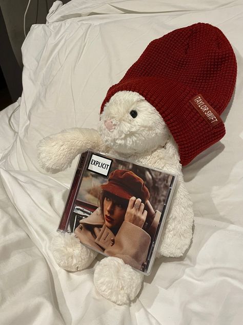 Christmas Taylor Swift Aesthetic, Red By Taylor Swift, Taylor Swift Red Album, Swiftie Aesthetic, Red Coquette, Bashful Bunny, Taylor Merch, Jellycat Bashful, Taylor Core