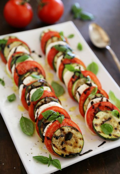 Grilled Zucchini Caprese Salad Zucchini Caprese, Refreshing Salads, How To Cook Zucchini, Bbq Pork Ribs, Candy Food, Zucchini Salad, Pork Rib Recipes, Grilled Meats, Simple Salad