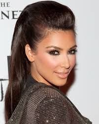 Mild pompadour on Kim K Kim Kardashian Hair, Kardashian Hair, Wedge Hairstyles, Pompadour Hairstyle, Quiff Hairstyles, Hair Puff, Bouffant Hair, Asymmetrical Hairstyles, Hairstyles With Glasses