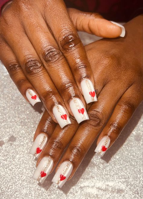 Valentine red and white nail inspo Winter Toe Nails, White Nail Inspo, Red And White Nails, Birthday Nail, White Nail Designs, White Nail, Birthday Nails, Prom Nails, Red Bow