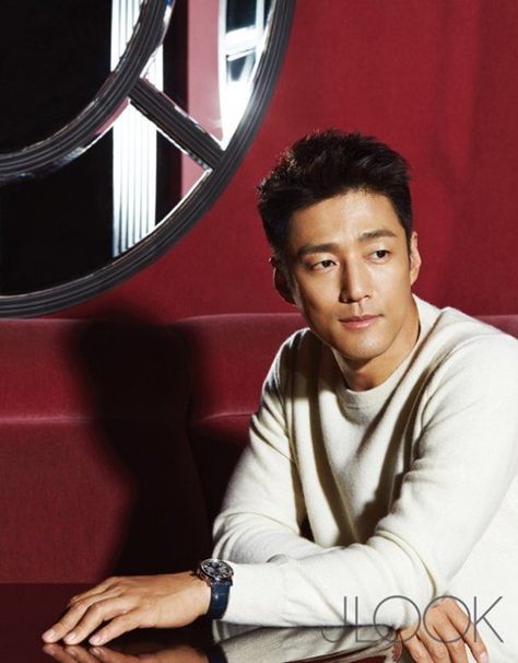 Ji Jin-hee, "I want to be an actor like Brad Pitt when I grow old" @ HanCinema :: The Korean Movie and Drama Database Ji Jin Hee, Hidden Movie, Cute Guy Pics, Kim Yoo Jung, Half Brother, Grow Old, Seoul Fashion Week, 2 Movie, Korean Artist