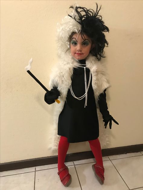 Diy Cruella Deville Costume, Cruella Deville Costume, Cruella Costume, Devil Costume, Cruella Deville, Diy Costumes Kids, Book Week Costume, Diy Halloween Costume, Holloween Costume