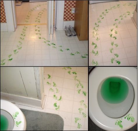 More Leprechaun Mischief - I love how the footprints run through the house in addition to being on the toilet. Elf Footprints, Leprechaun Tricks, Sant Patrick, Green Footprints, Kids Holidays, St Patricks Crafts, Irish Luck, Leprechaun Trap, St Patricks Day Crafts For Kids