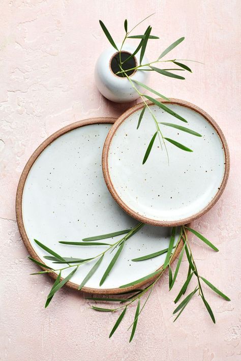 Building Modern, Photography Composition, Photography Still Life, Kitchen Plate, Prop Styling, Inspiration Photo, Flat Lay Photography, Aesthetic Inspiration, Ceramic Tableware