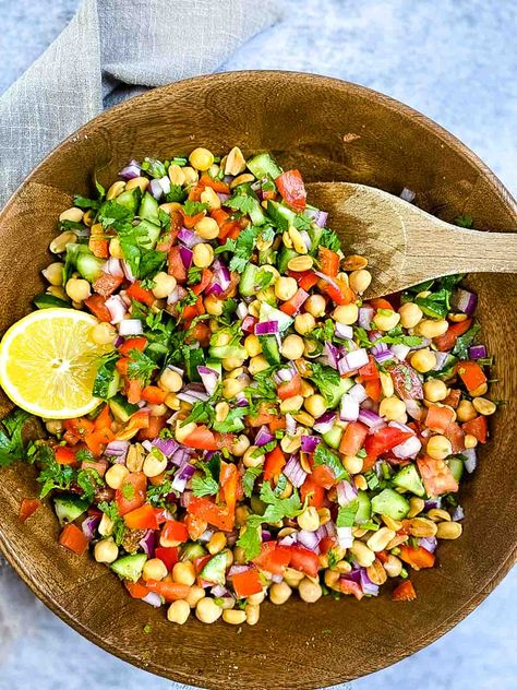 Indian Chickpea Salad Salad Names, Salad Indian, Peas Salad, Green Pea Salad, Indian Salad, Chickpeas Salad, Salad Aesthetic, Indian Salads, Sweet Custard