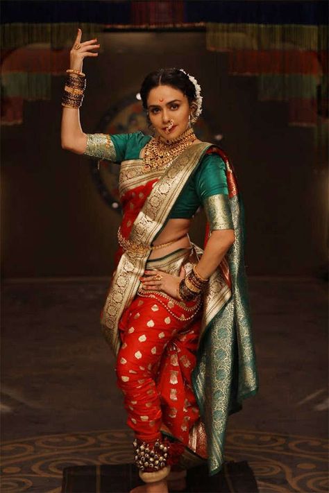 Lavani Saree, Lavani Dance, Bride Fashion Illustration, Saree Drapes, Kashta Saree, Beer Photography, Nauvari Saree, Simple Saree Designs, Dresses Traditional