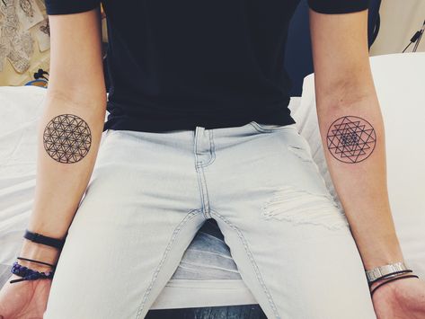 Flower Of Life Tattoo Mandala, Sri Yantra Meaning, Seed Of Life Tattoo, Sri Yantra Tattoo, End Tattoo, Yantra Tattoo, Flower Of Life Tattoo, Sacred Geometry Tattoo, Geometry Tattoo