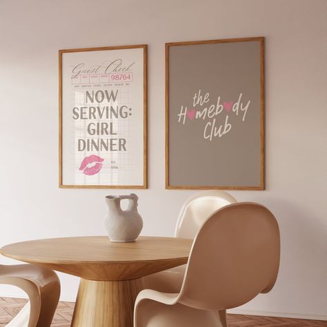 College Apartment Decor Inspiration, Pink Kitchen Wall Decor, Pink Living Room Ideas Apartments, College Girl Apartment Living Room, Aesthetic Apartment Room, College Girls Apartment, Cute College Apartment Ideas, Pink Apartment Aesthetic, Kitchen Townhouse