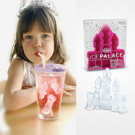 Gelo divertido da Fred Frozen Creative Ice Cubes, Fancy Ice Cubes, Palace Design, Fancy Ice, Ice Cube Tray Molds, Ice Palace, Ice Castles, Silicone Ice Cube Tray, Ice Molds