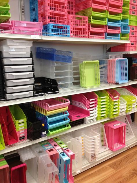 Plastic Organization, Rangement Makeup, Japan Kitchen, Pretty Office Supplies, Office Organizing, Daiso Japan, Office Supply Organization, Organizing Hacks, Craft Room Office