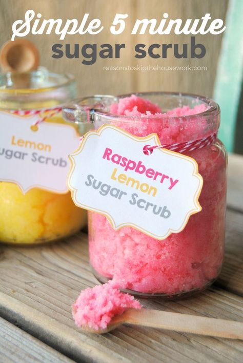 5 minute Simple Sugar Scrub Recipes with printable gift tags Presente Diy, Homemade Scrub, Sugar Scrub Recipe, Lip Scrubs, Diy Body Scrub, Sugar Scrub Diy, Diy Scrub, Sugar Scrubs, Scrub Recipe