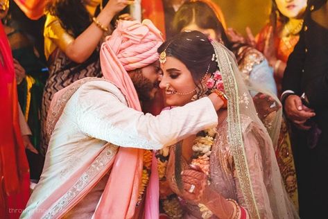 #MehraKaBhallaHo - An EPIC Gurgaon Wedding full of LOVE and FUN! - Witty Vows Wedding Pheras Photography, Candid Couple, Indian Wedding Poses, Indian Wedding Bride, Delhi Wedding, Indian Wedding Photography Couples, Couple Shots, Photography Couple, Photos Poses