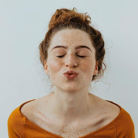 Henna Freckles: Inside the Viral Beauty Trend | IPSY Skin Fasting, Henna Freckles, What Is Henna, Facial Yoga Exercises, Pouting Lips, Chiseled Jawline, Women With Freckles, Fake Freckles, Face Firming