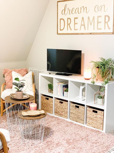 Girl Living Room Ideas, Teen Playroom, Kids Hangout Room, Teen Lounge Rooms, Hangout Room Ideas, Teen Hangout Room, Teen Hangout, Teen Lounge, Hangout Room