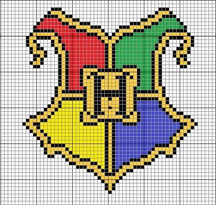 Geekie Crafts Hogwarts Crest Patterm Pixel Art Harry Potter, Harry Potter Cross Stitch Pattern, Cross Stitch Harry Potter, Minecraft Pattern, Harry Potter Blanket, Harry Potter Crochet, Art Harry Potter, Modele Pixel Art, Hogwarts Crest