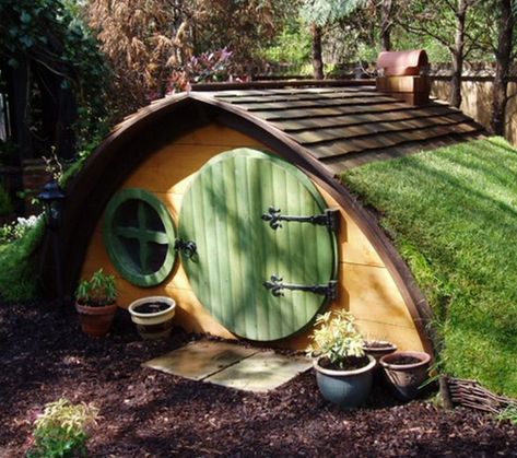 35 Pimped Out Playhouses Your Kids Need In The Backyard Hobbit House Kit, Cubby House Plans, Backyard Fort, Hobbit Houses, Puppy Obedience Training, Positive Dog Training, Cubby House, Basic Dog Training, Dog House Diy