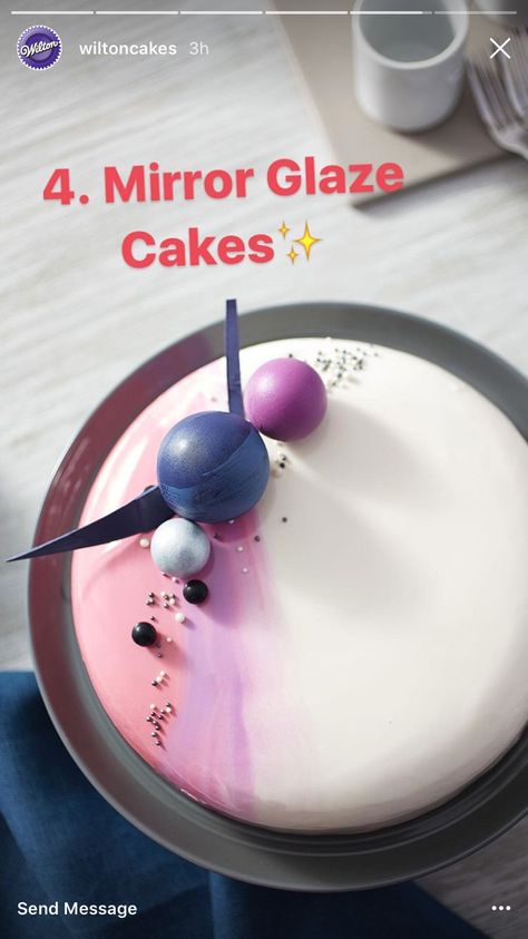 Galaxy Mirror Glaze Cake, Galaxy Mirror Glaze, Mirror Glaze Cake Recipes, Glaze Cake, Mirror Glaze Cake, Mirror Cake, Pear Cake, Wilton Cake Decorating, Mirror Glaze