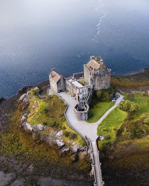 Eilean Donan Castle, Scotland Landscape, Eilean Donan, Castles In Scotland, Scotland Castles, Tower House, Travel Wishlist, Beautiful Castles, Beautiful Sights