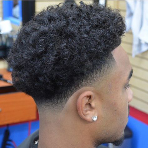 Taper fade Temp Fade Haircut, Blowout Haircut, Black Haircut Styles, Fade Haircut Curly Hair, Low Taper Fade Haircut, Taper Fade Curly Hair, Fade Haircut Styles, Men Blonde Hair, Blow Hair