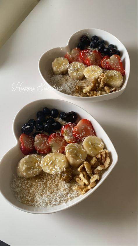 #healthy Oats Bowl Aesthetic, Oat Meal Aesthetic, Breaky Aesthetic, Oat Bowl Aesthetic, Oats Aestethic, Oats Breakfast Aesthetic, Essen Astetic, Avena Aesthetic, Healthy Food Aesthics