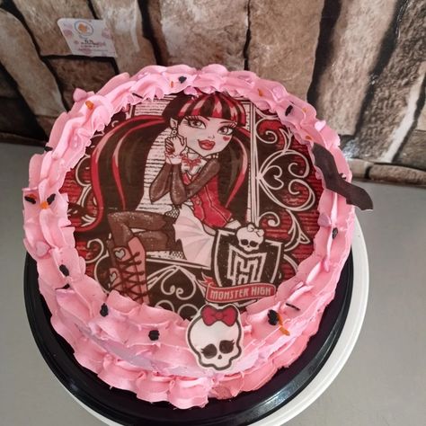 Draculaura Birthday Cake, Draculaura Birthday Party, Draculaura Birthday, Monster High Party Ideas, Monster High Birthday Party Ideas, Bolo Da Hello Kitty, Monster High Cake, Monster High Birthday Party, Monster High Pictures