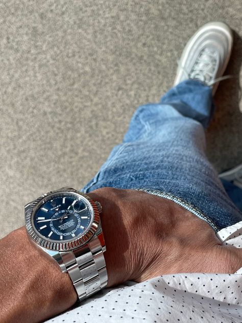 Rolex Sky Dweller Blue, Seiko Gold Watch, Rolex Sky Dweller, Billionaire Aesthetic, Seiko Gold, Girl Zone, Levis 501 Jeans, Rolex Watches For Men, Sky Dweller