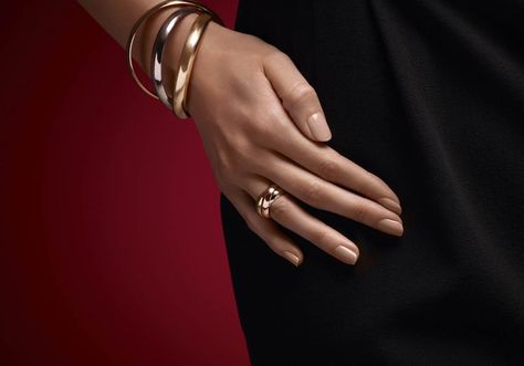 Cartier Amulette, Trinity Cartier, Bagan, Success Story, Marie Claire, Cartier, Bangles, Wedding Rings, Engagement Rings