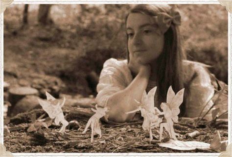 Cottingley Fairies, Real Fairies, Canning Labels, Fairy Ring, Faeries Gardens, Sir Arthur Conan Doyle, Lets Get Lost, Fairy Pictures, Nature Spirits