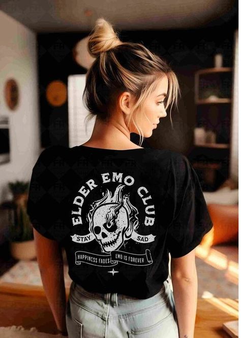 I like this well done it is beautiful just so I will put a photo I recommend it because it is good the size is tight and it is not hot Goth Tee Shirt, Elder Emo Shirt, Adult Punk Outfits, Elder Emo Aesthetic, Emo Band Tees, All Time Low Concert Outfit, Emo Cute Outfits, Elder Emo Outfits, Emo Shirt Designs