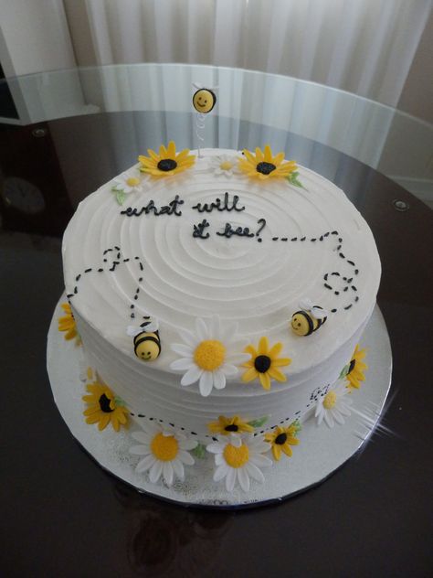 Bee theme baby shower cake Honeybee Theme Cake, Bumble Bee Cakes, Bee Theme Baby Shower Ideas, Bee Cake Ideas, Bee Theme Cake, Bee Themed Baby Shower Ideas, Bee Themed Cake, Baby Shower Cakes Neutral, Bee Cake