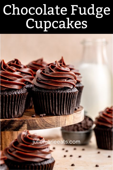 These delicious chocolate fudge cupcakes are super easy to put together and takes no time at all to make. They have an incredibly soft chocolate cupcake and are topped with a silky smooth dark chocolate fudge frosting. Fudge Ganache, Fudge Cupcakes, Chocolate Fudge Cupcakes, Homemade Cupcake Recipes, Homemade Cake Mixes, Best Easy Dessert Recipes, Fun Cupcake Recipes, Dark Chocolate Fudge, Chocolate Fudge Frosting