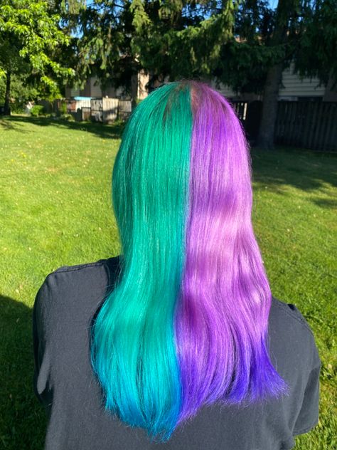 Teal Split Dye Hair, Purple Teal Hair, Half Dyed Hair, Half And Half Hair, Split Dyed Hair, Teal Hair, Dye Ideas, Purple Teal, Mermaid Hair