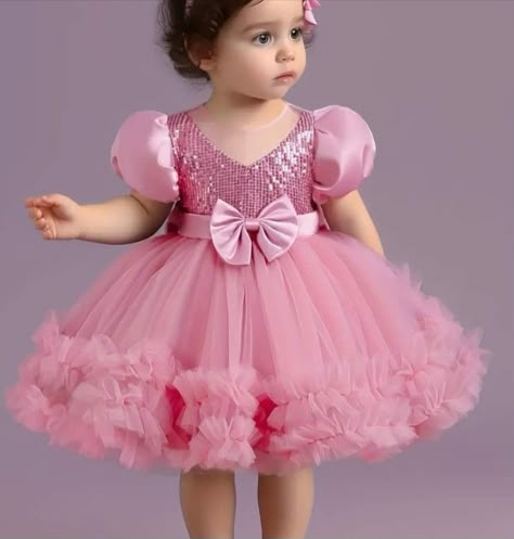 Birthday Frocks, Baby Dress Diy, Gorgeous Bridesmaid Dresses, Baby Birthday Dress, Kids Dress Collection, Baby Party Dress, Kids Dress Patterns