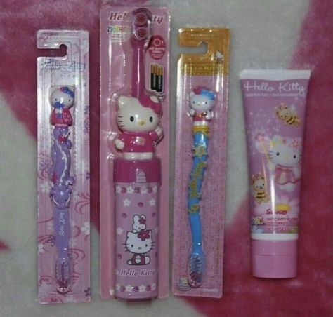 Sanrio Merch, Kitty Toys, Images Hello Kitty, Hello Kitty House, Childhood Memories 2000, Hello Kitty Aesthetic, 2000s Nostalgia, Hello Kitty Items, Hello Kitty Collection