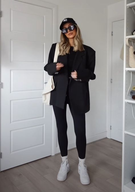 Elegance Outfit, Sporty Chic Outfits, Athletic Outfit, Ny Outfits, Classic Style Outfits, Effortlessly Chic Outfits, Neue Outfits, Adidas Outfit, Athletic Outfits